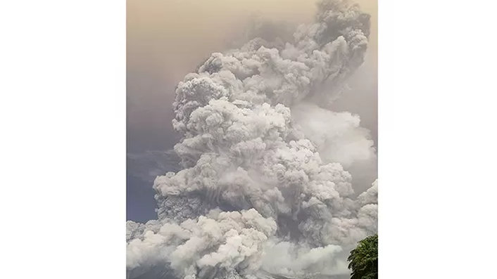 Gunung Ruang Kembali Erupsi, Abu Vulkanik Sampai ke Gorontalo, 3 Bandara Tutup Sementara