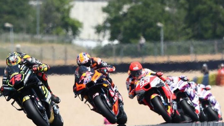 Hasil MotoGP Prancis 2023: Vinales Pukul Helm Bagnaia, Marco Bezzecchi Juara