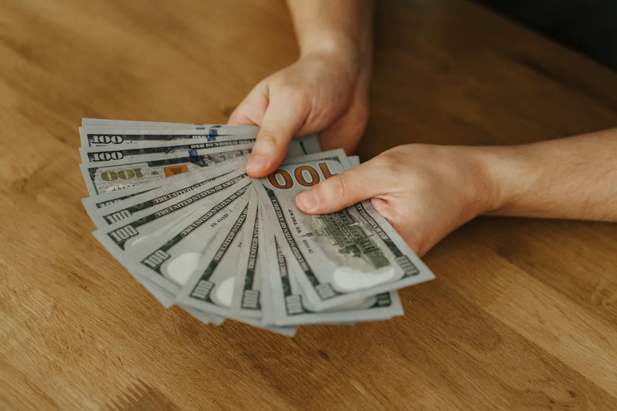 Apple ganti rugi ke mantan karyawan. Sumber gambar: Olia Danilevich di Pexels