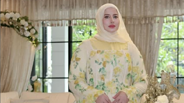 Akur di Foto, Dingin di Nyata, Tasyi Athasyia Ungkap Realita di Balik Momen Lebaran, Warganet Ikut Bersuara