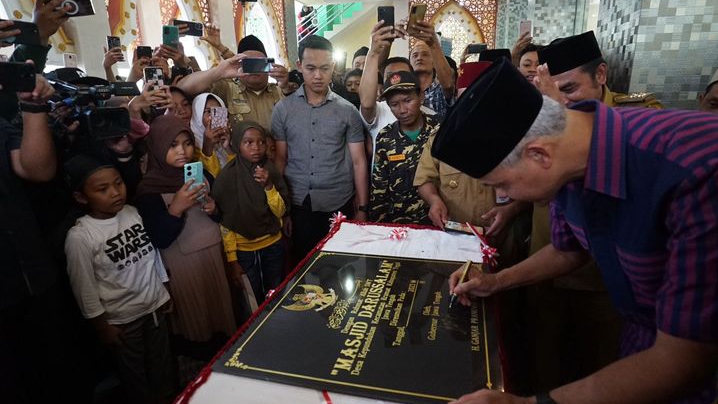 Resmikan Masjid Hasil Swadaya Masyarakat di Tegal, Ganjar Berharap Bisa Membawa Berkah dan Manfaat