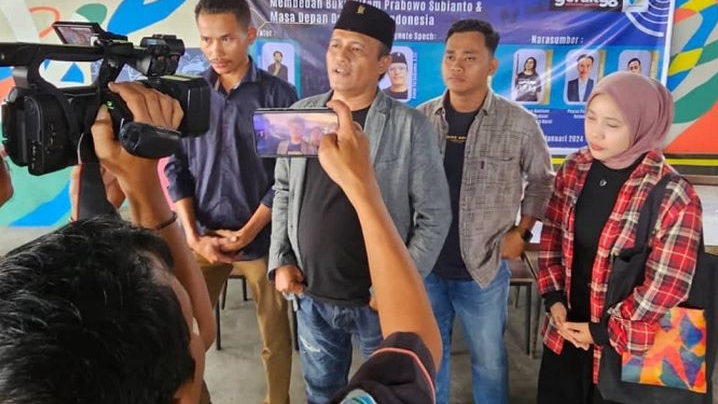 Bedah Buku Hitam Prabowo di Padang Diminta Dihentikan, Penulis Sebut Ada Penyusup