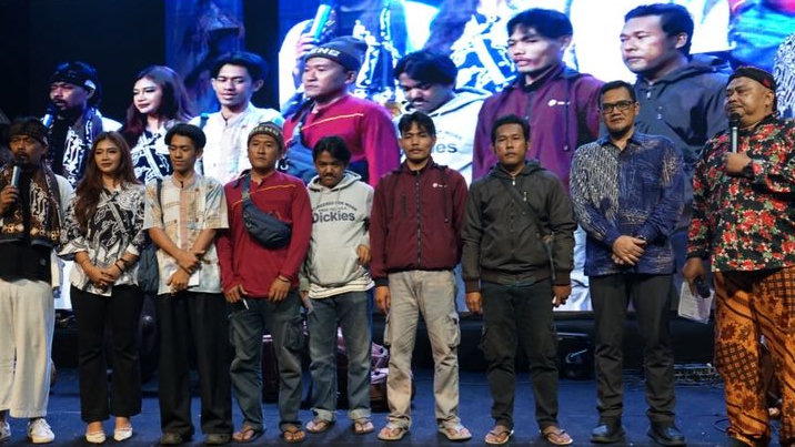 Antusias Hadiri Milangkala Sanggar Seni Hibar, Warga Cibeber Berharap Kolaborasi dengan AQUA Bisa Berlanju