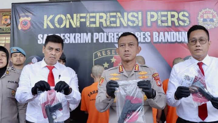 Polrestabes Bandung Ungkap Kasus Penganiayaan dengan Pistol Airgun, Akibatnya Bola Mata Korban Pecah