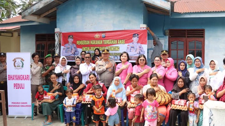 Cegah Stunting, Polres Simalungun Bagikan PMT Tahap-III di 18 Nagori