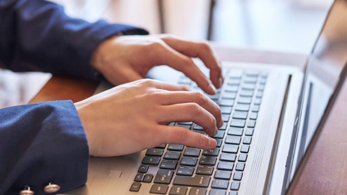 Bukan Hanya Ngetik! Ini Keahlian Penting Buat Kamu yang Minat Karier Data Entry