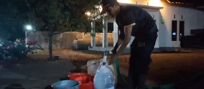 Kekeringan Masih Melanda, BPBD Jember Kembali Salurkan 5.000 Liter Air Bersih untuk Warga Kalisat