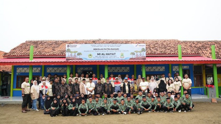 Dari Sekolah Hijau hingga Benteng Mangrove, Pertamina Regional JBB Hadirkan Semangat Baru di Desa Sedari