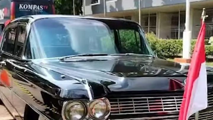 Mobil Klasik Bekas Pakai Presiden Soekarno Mogok Saat Dipakai Ganjar- Mahfud ke KPU, Begini Analisa PPMKI