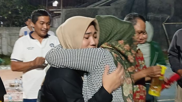 Momen Haru di CKM, Warga Peluk dan Doakan Nurnida Alya Jadi Kades Bengle