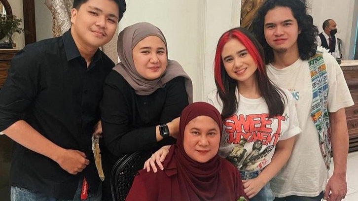 Ibunda Ultah ke-55, Tissa Biani: Semoga Dijauhkan dari Fitnah