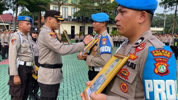 Seenak Udelnya Sendiri 2 Anggota Polsek Legok Dipecat, Kapolres Tangsel Suruh Anggota Lain Lihat