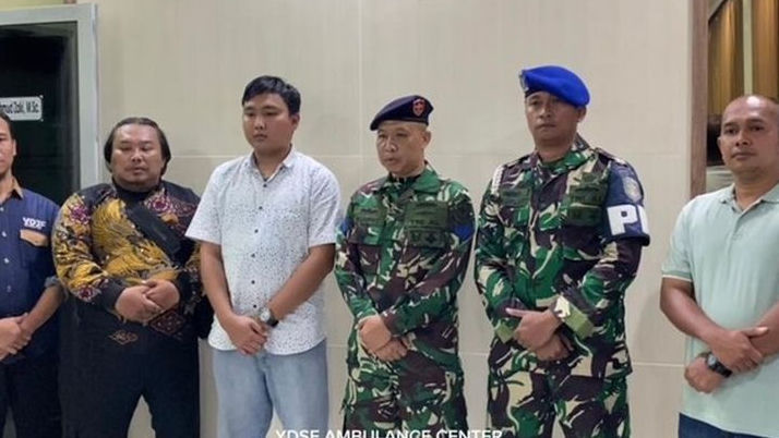 Anggota TNI AL yang Gebrak Mobil Ambulans di Surabaya Minta Maaf, Namanya Sujarwo