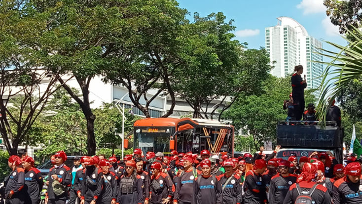 Dari GBK ke DPR, Buruh Suarakan Hapus Outsourcing dan Tolak Upah Murah