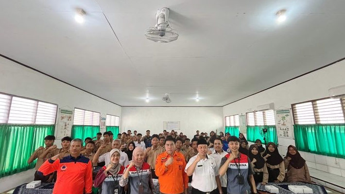 Bangun Kesadaran Mitigasi, Pertamina Regional JBB dan BPBD Indramayu Edukasi Siswa SMPN 1 Balongan