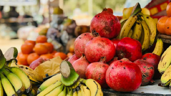 Cara Menyimpan Buah yang Benar: Mana yang Harus Masuk Kulkas dan Mana yang Tidak?
