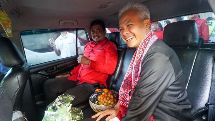 Penegasan Dukungan Jokowi Terlihat Saat Bobby Mesra dengan Ganjar di Medan