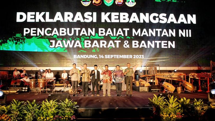 Bey Machmudin Saksi Ikrar Setia 223 Eks NII pada NKRI