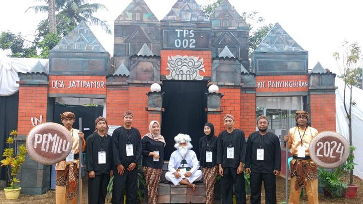 Uniknya TPS Jatipamor Majalengka, Mengusung Filosofi Candi dan Tema Terakota, Warga Jadi Semangat Nyoblos, Maknanya Dalem Banget!