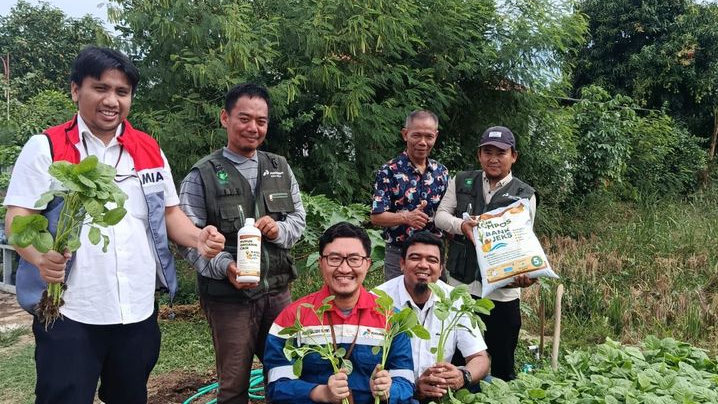 Dari Kebun Santri ke Air Minum Layak: Dedikasi Pertamina Regional JBB Wujudkan Ketahanan Lingkungan