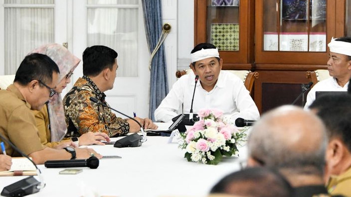 Gubernur Dedi Mulyadi Bakal Evaluasi Sarana Rekreasi di Puncak, Cegah Bencana Hidrometeorologi