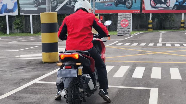 Fungsi Lampu Hazard Sering Disalahgunakan, Begini Cara Pakai yang Tepat Saat Berkendara