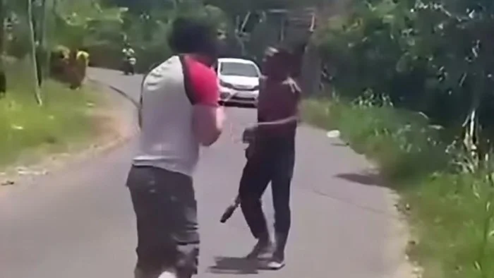 WNA asal Belanda berkelahi dengan warga lokal di Manokwari Papua Barat.