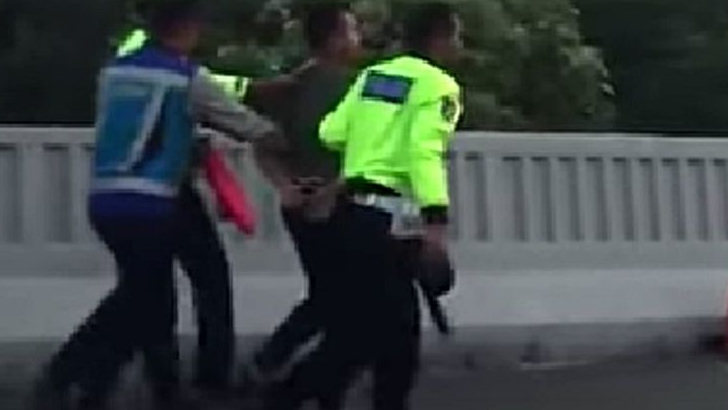 Indentitas Anggota TNI Lawan Arah di Tol BMZ Lulusan Akmil? Ada Instgram juga, Apa Alasan Lawan Arah?
