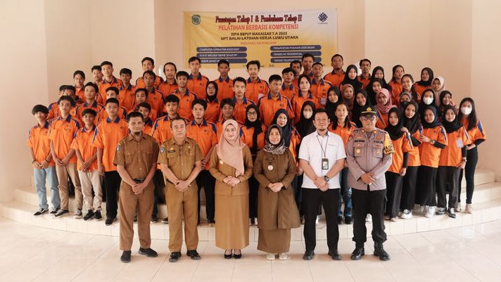 Bupati Indah Tutup Pelatihan Berbasis Kompetensi yang Digelar DIPA BBVP Makassar di Lutra