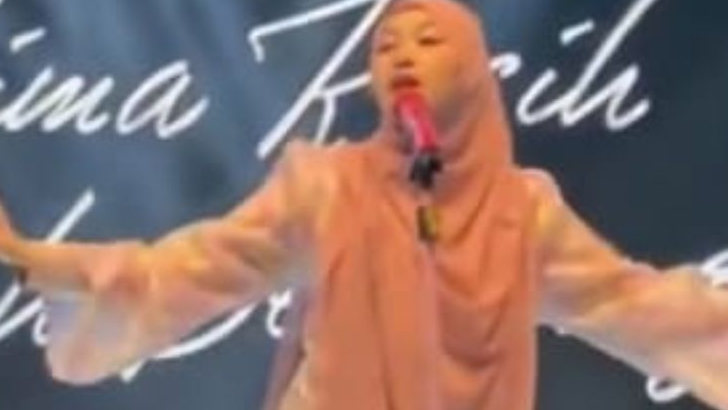 Pujian Netizen Mengalir untuk Penampilan Santun Ghea Indrawari di Panggung Fatayat Fest