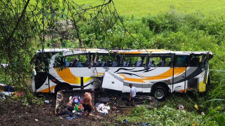 Bus Pariwisata Rombongan Anak Sekolah Minggu HKBP Masuk Jurang di Lumban Julu, Puluhan Penumpang Alami Luka Ringan
